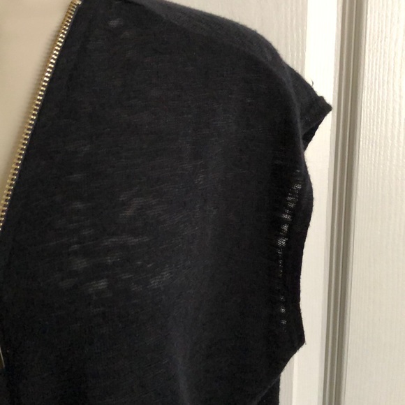 Light weight sweater - Picture 3 of 4